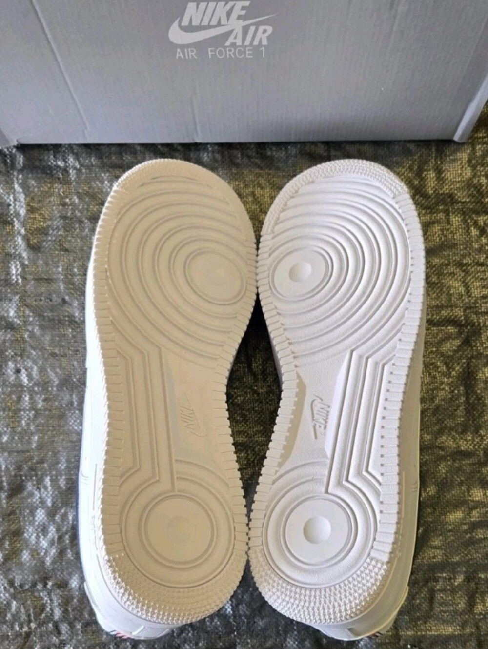 Nike Air Force 1 '07 LV8 Team USA World Cup IQ0407-100 Men's Size 13 - Picture 6 of 7